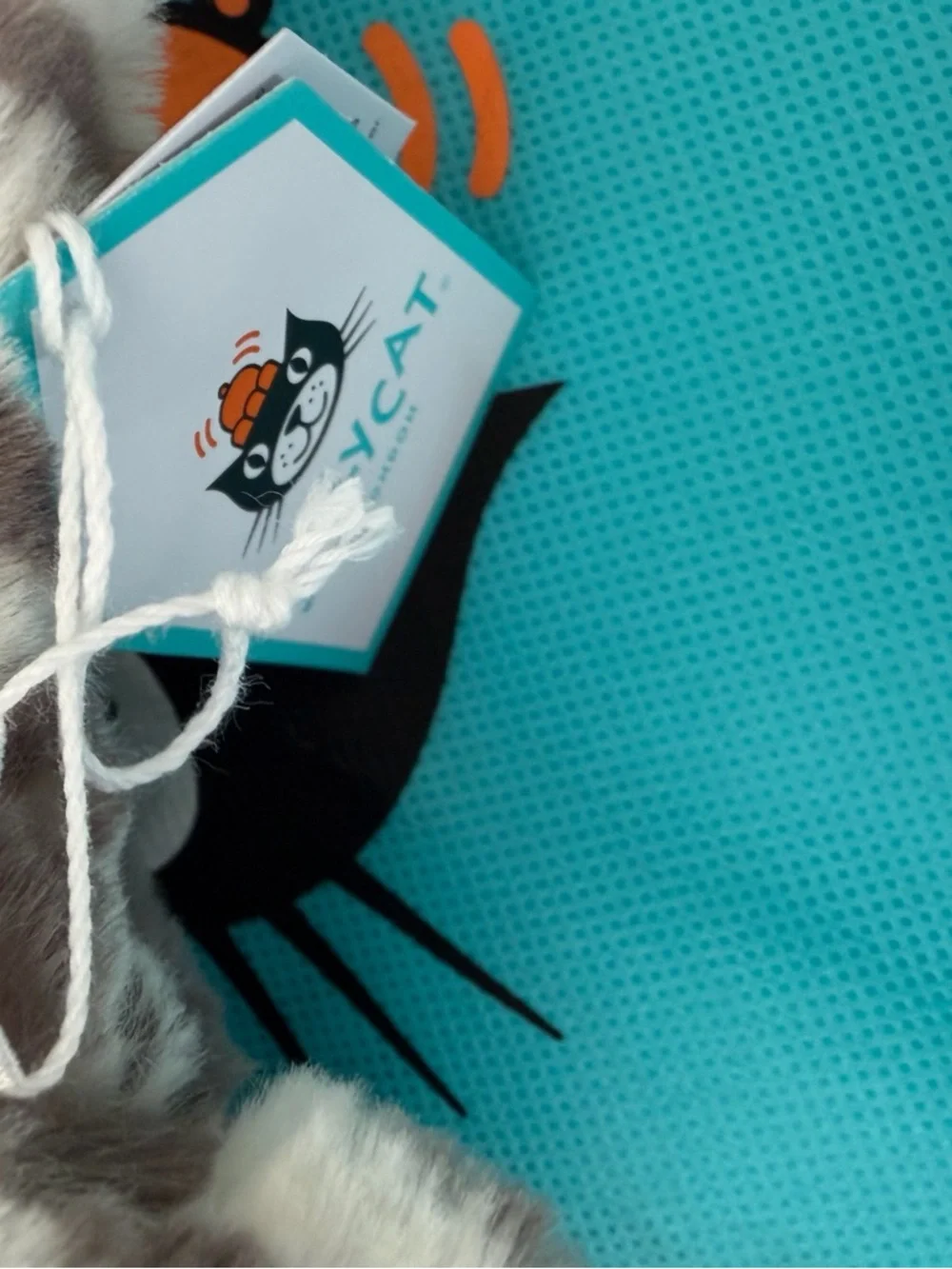 Jellycat SACHA SNOW TIGER - Little 11